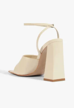 Outlet Schutz Madeline Sandal Off White