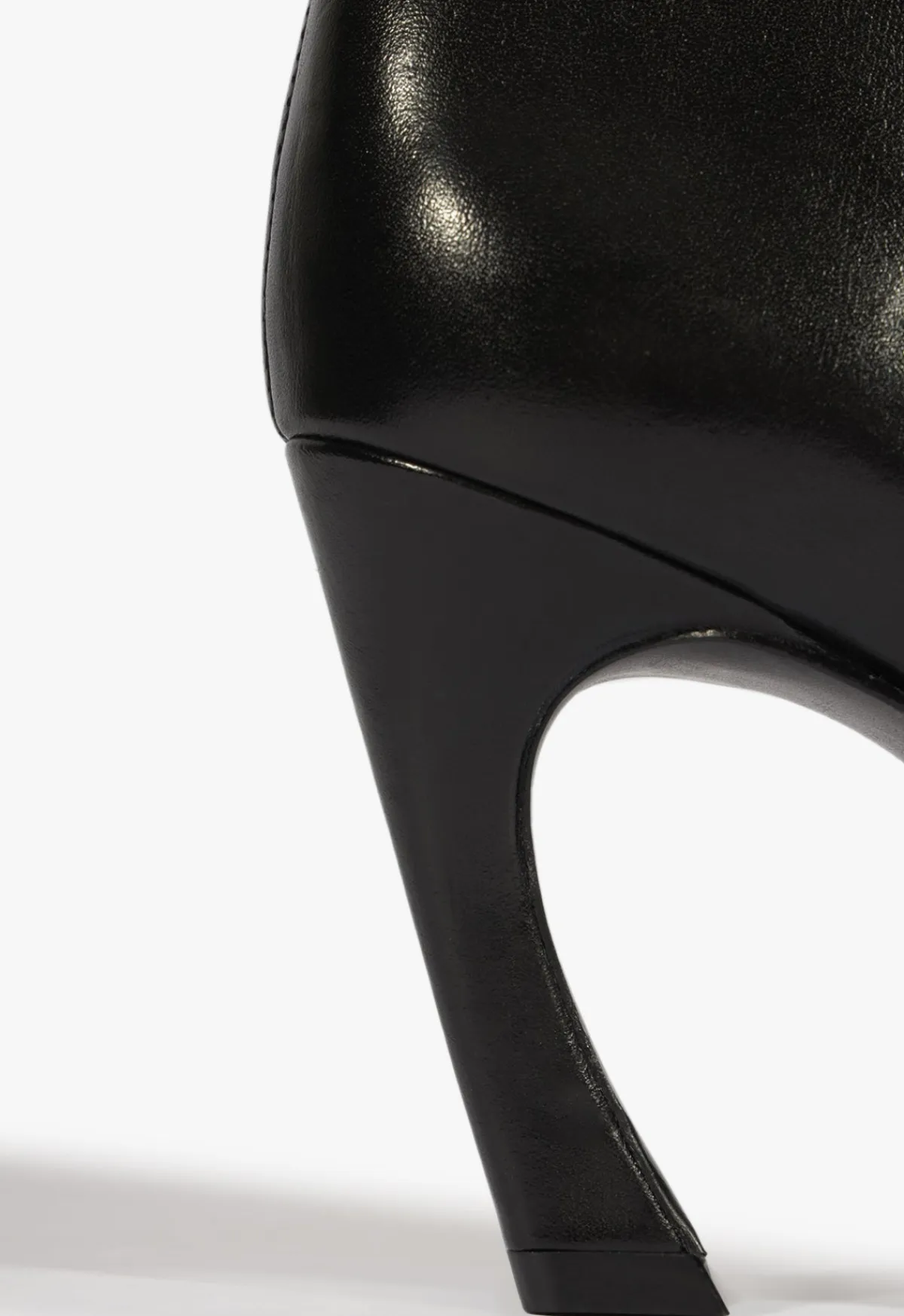 Hot Schutz Maryann Curve Leather Bootie Black